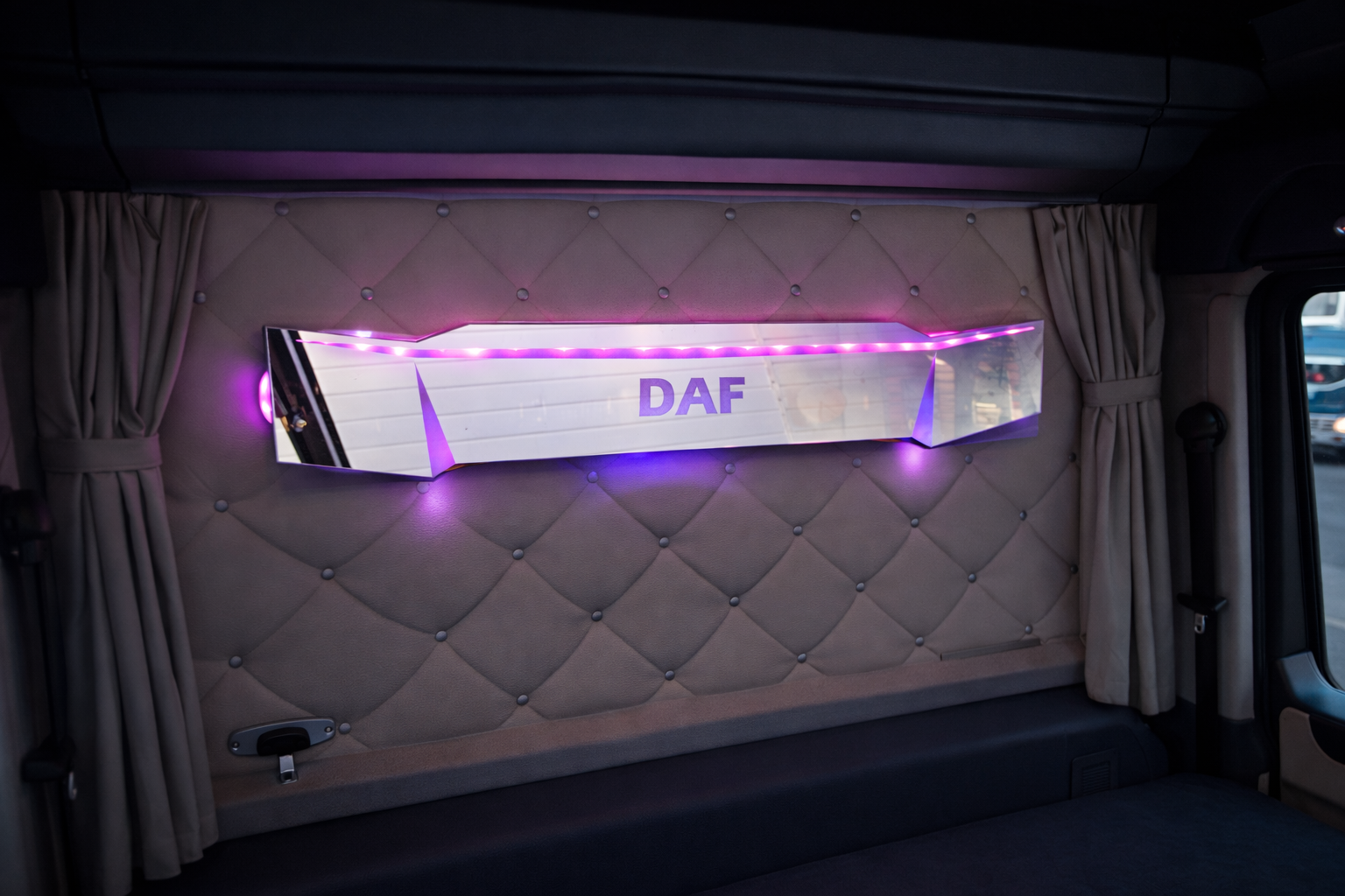 vrachtwagen interieur spiegel