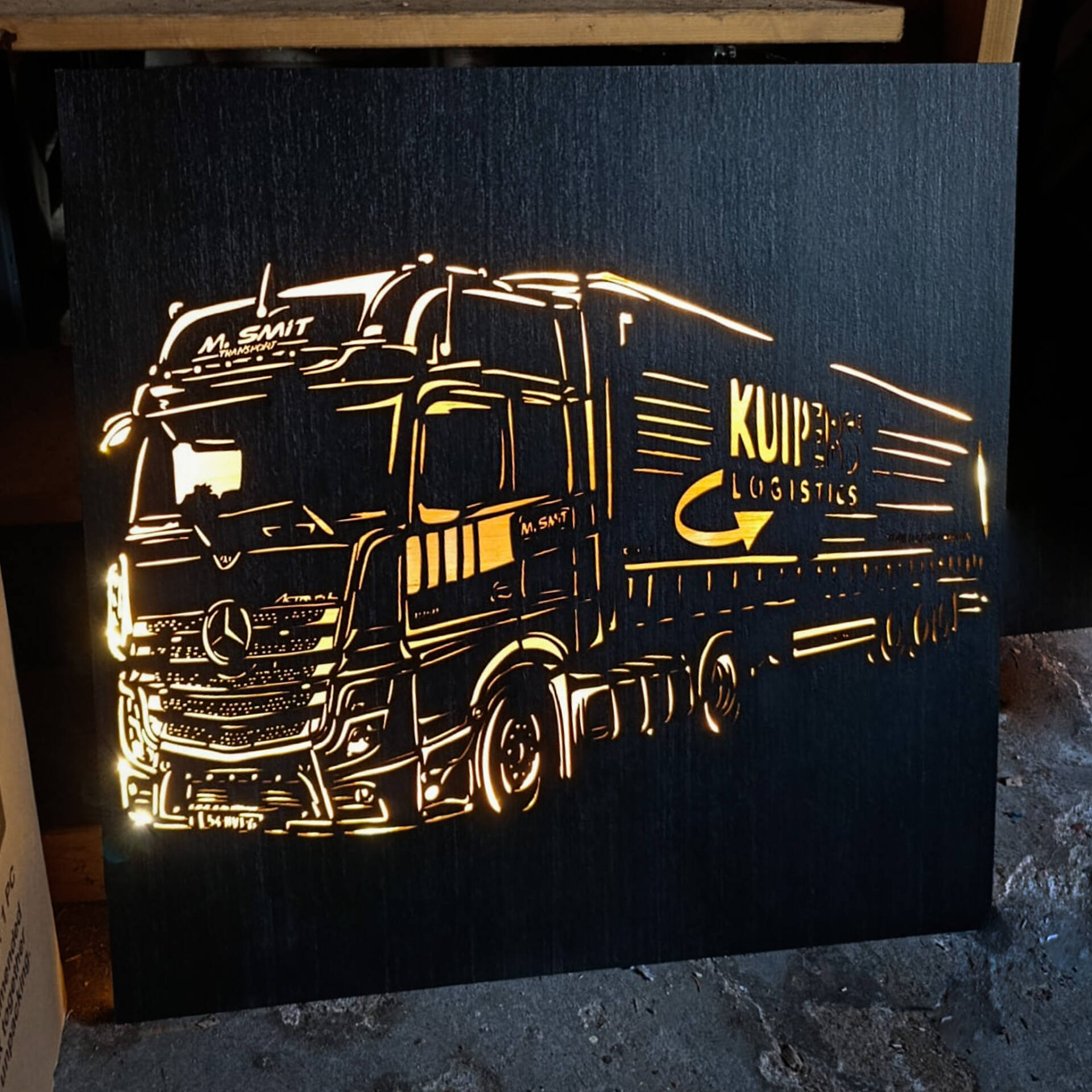 lamp van eigen vrachtwagen